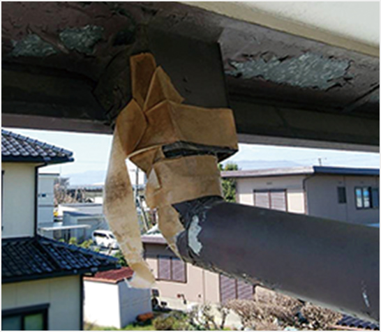 コロニアルのひび割れ