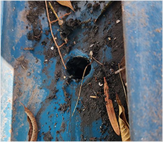 屋根板金の破損